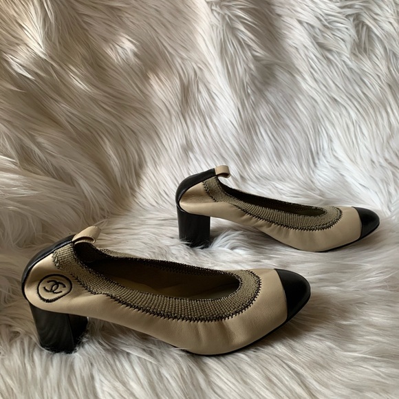 CHANEL Spirit Two Tone Stretch Cap Toe Pump - Picture 6 of 13